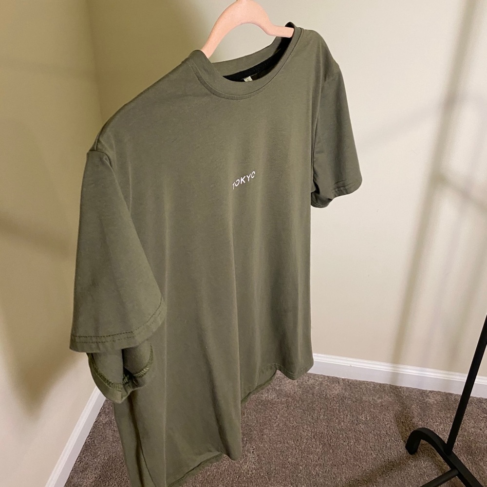 Cute simple graphic tee!